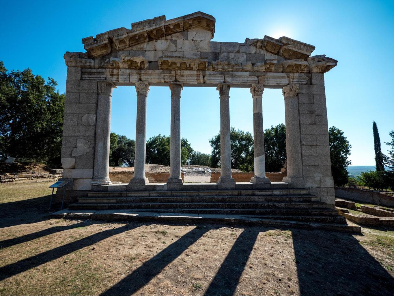 Guide to the Archeological Park of Apollonia Albania