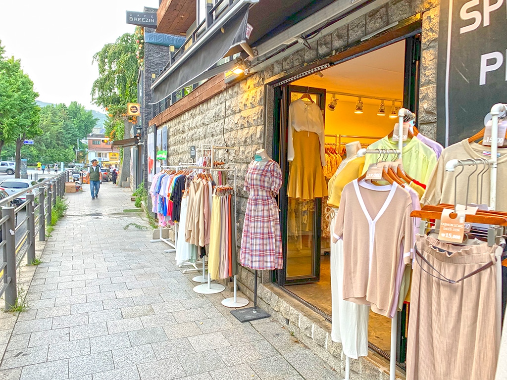 Boutique clothing stores in Samcheongdong