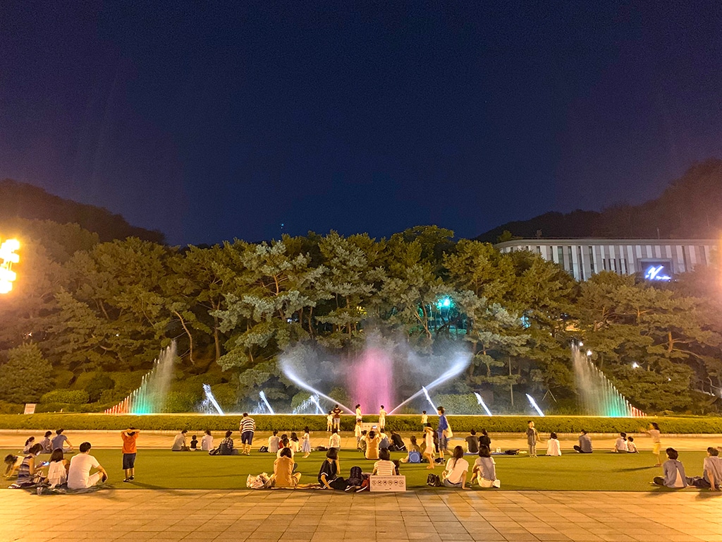 Seoul Arts Center fountain
