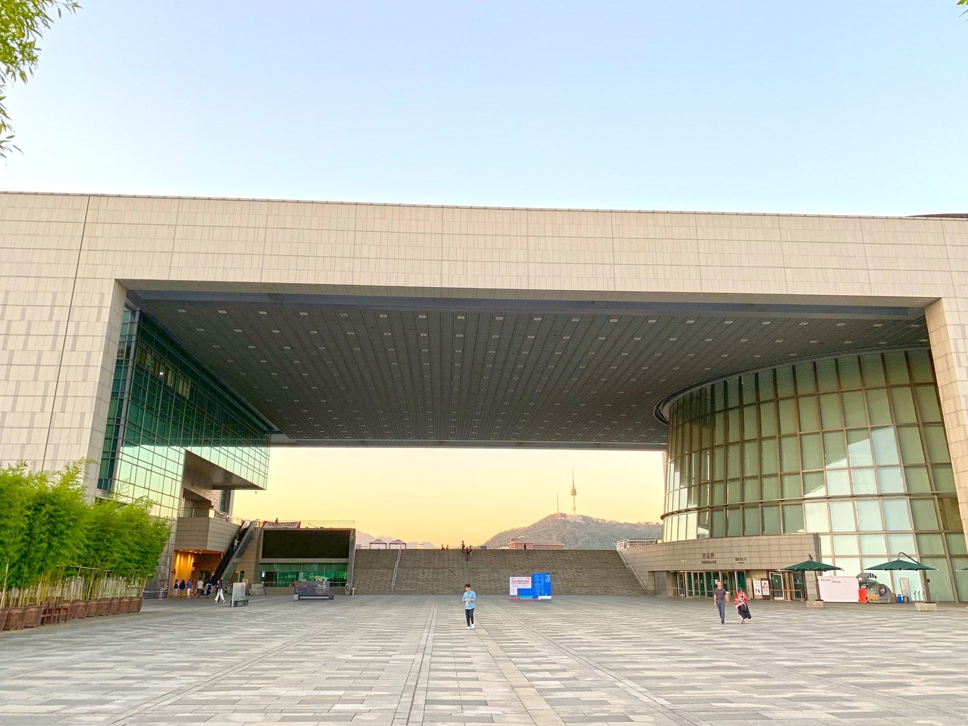 The massive National Museum of Korea
