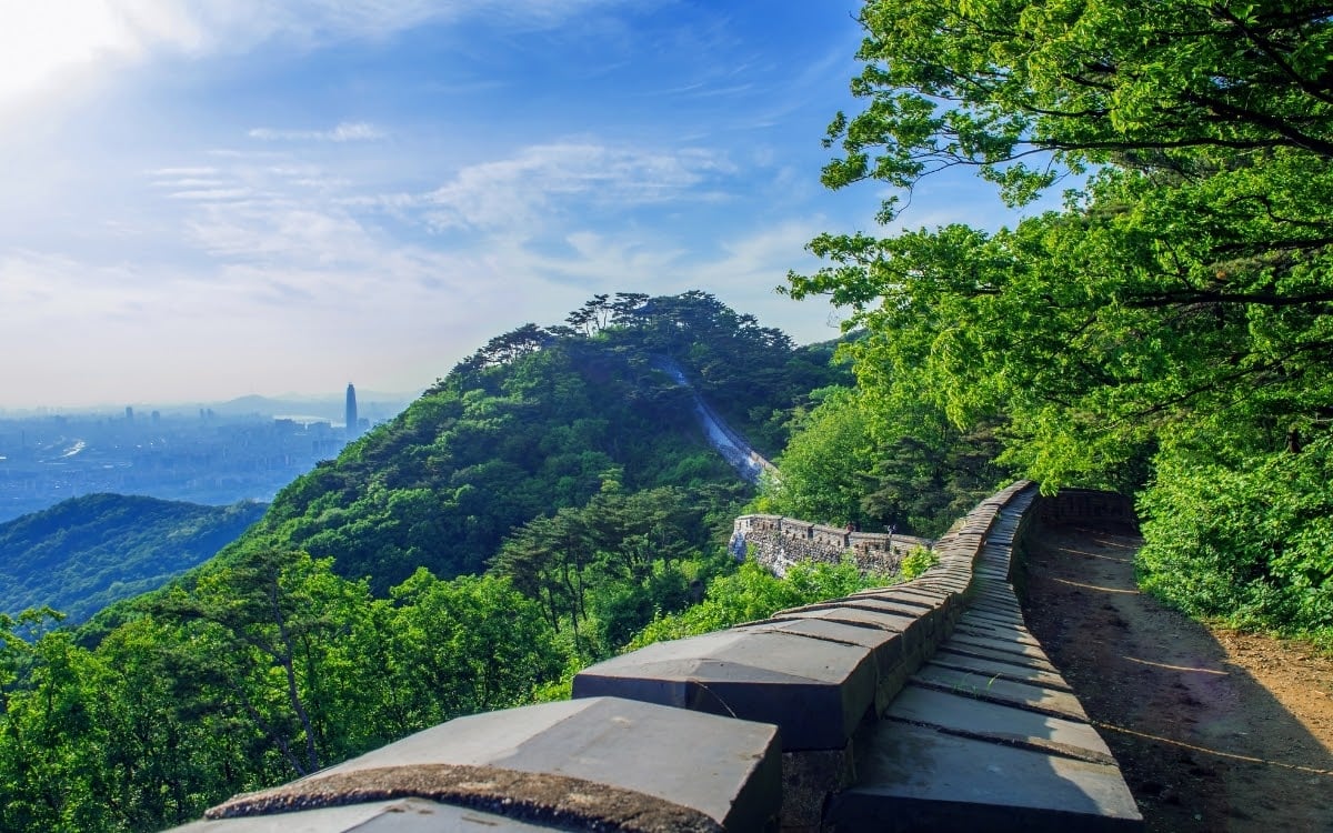 The beautiful hike along Namhansanseong fortress