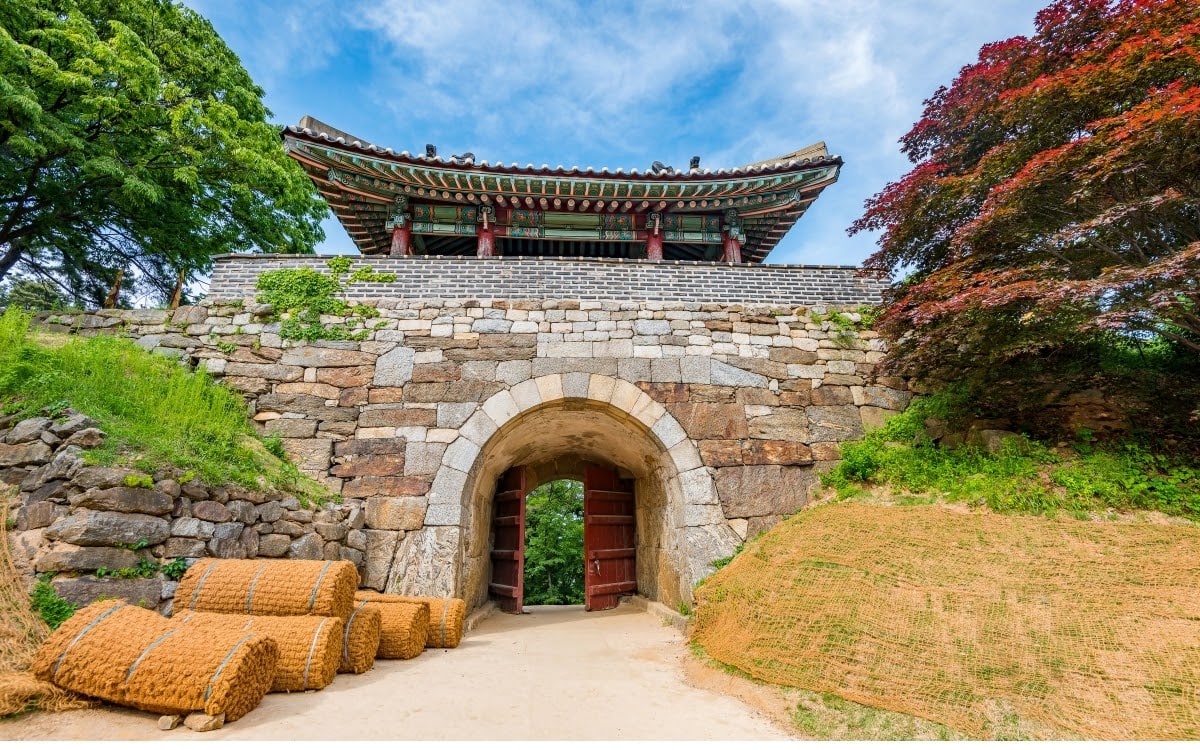 Namhansanseong fortress gate