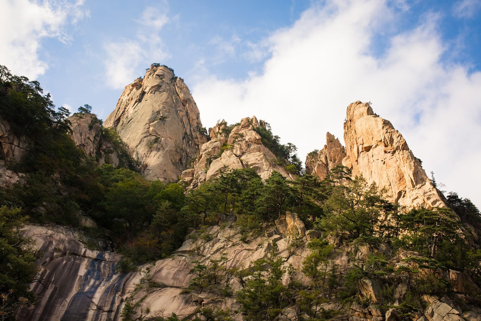 The beautiful jagged limestone rocks of Seorak Mountain