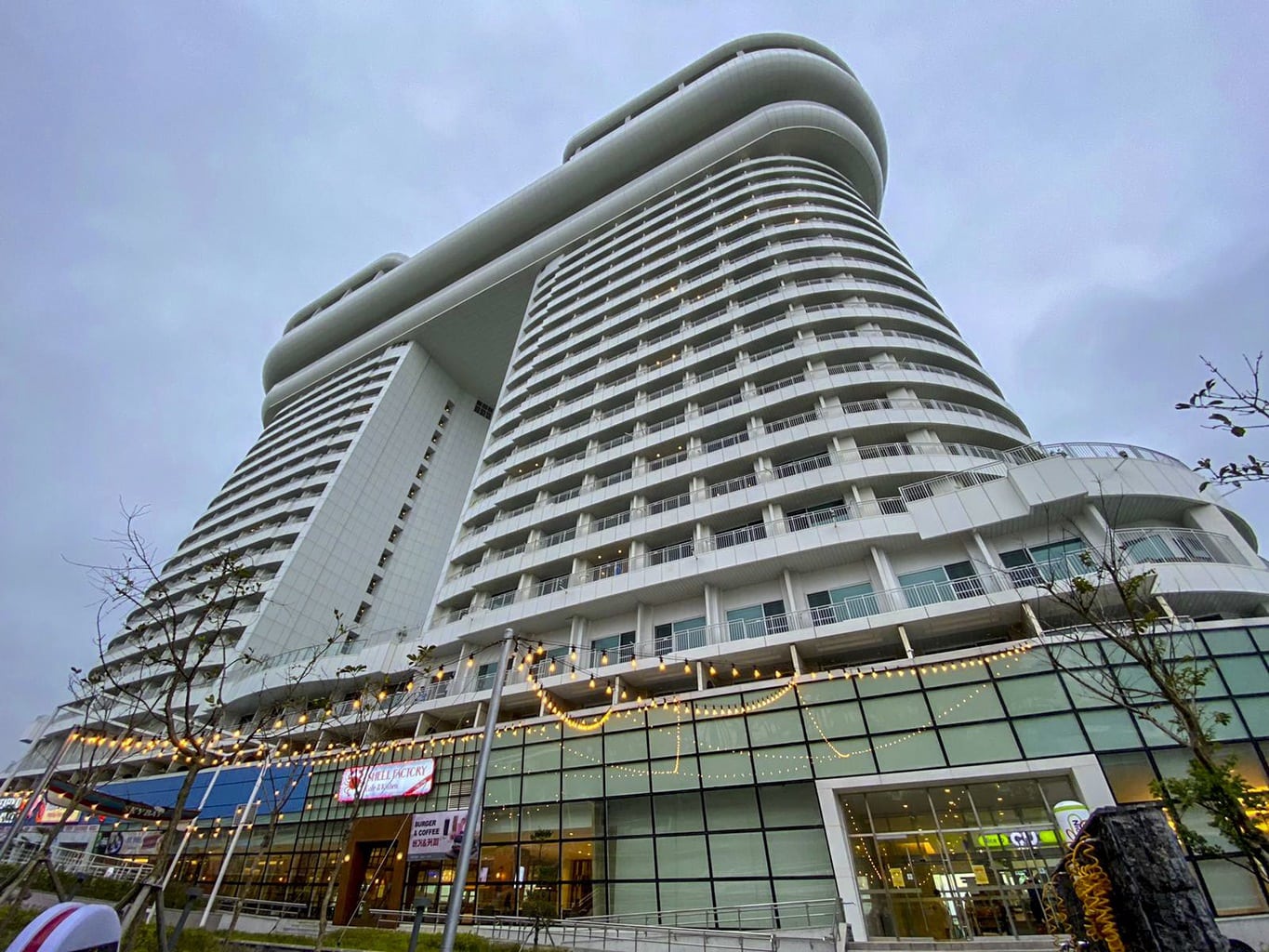 Golden Tulip Skybay Hotel in Gangneung