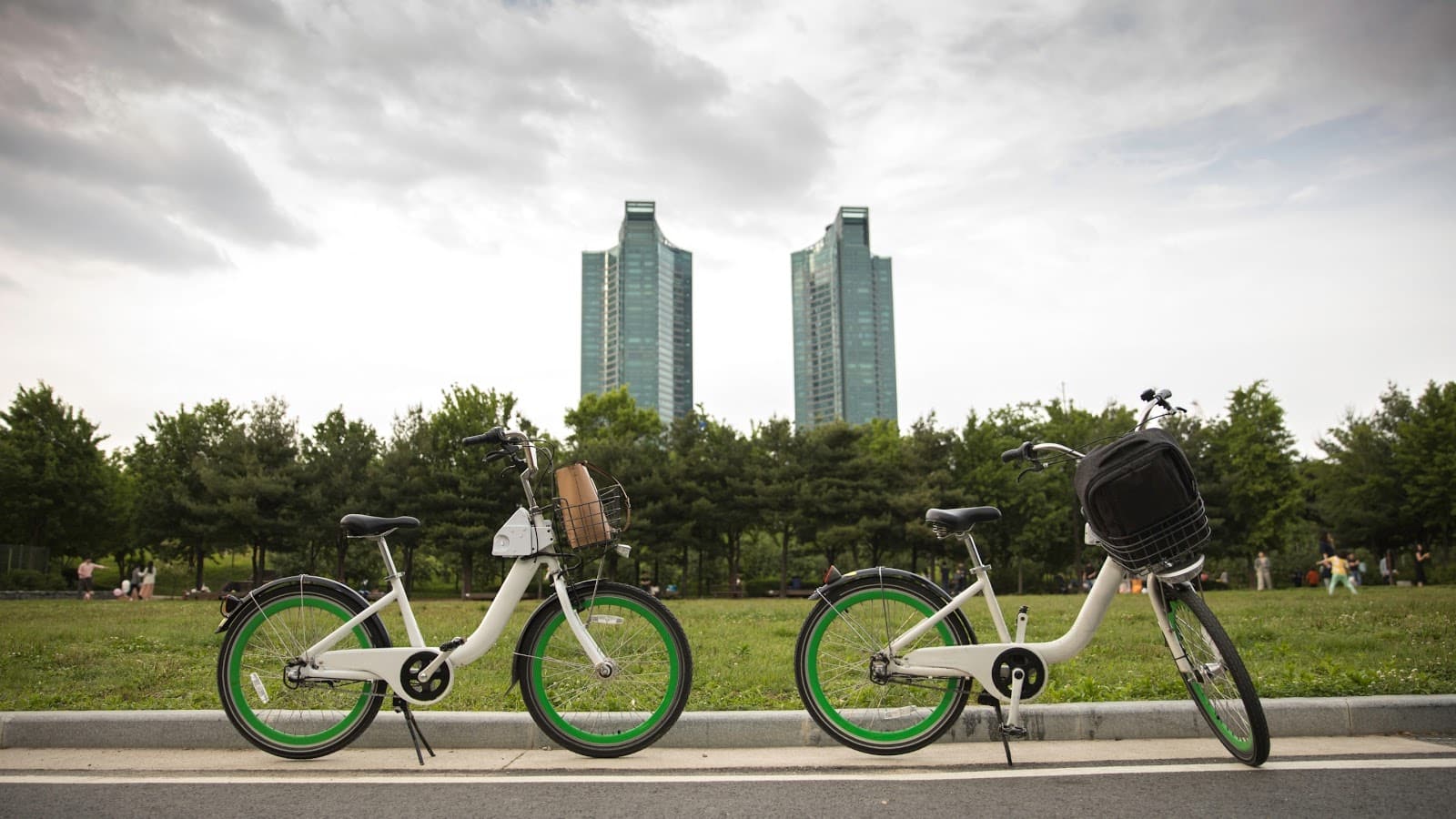 Cheap and easy-to-use public bikes in Seoul (Ddareungi)